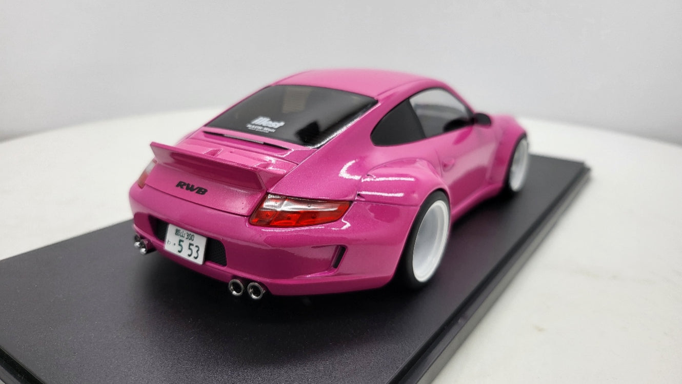 IXO: Porsche 997 RWB Roze - Schaal 1:18