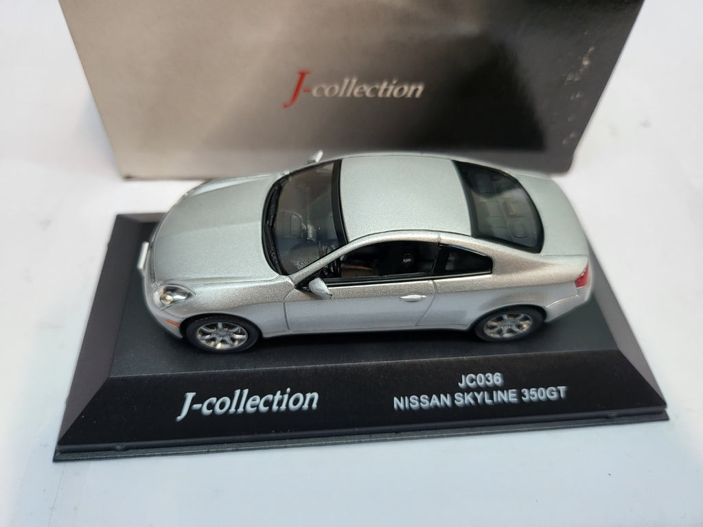 J-Collection Nissan Skyline 350 GT Zilver Metallic - Schaal 1:43