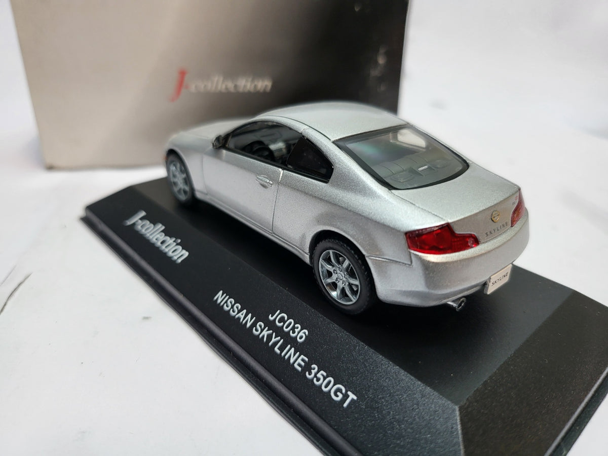 J-Collection Nissan Skyline 350 GT Zilver Metallic - Schaal 1:43
