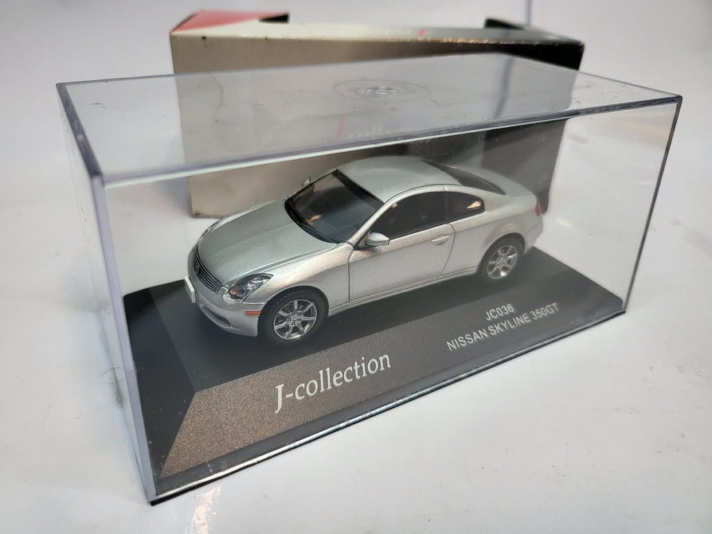 J-Collection Nissan Skyline 350 GT Zilver Metallic - Schaal 1:43