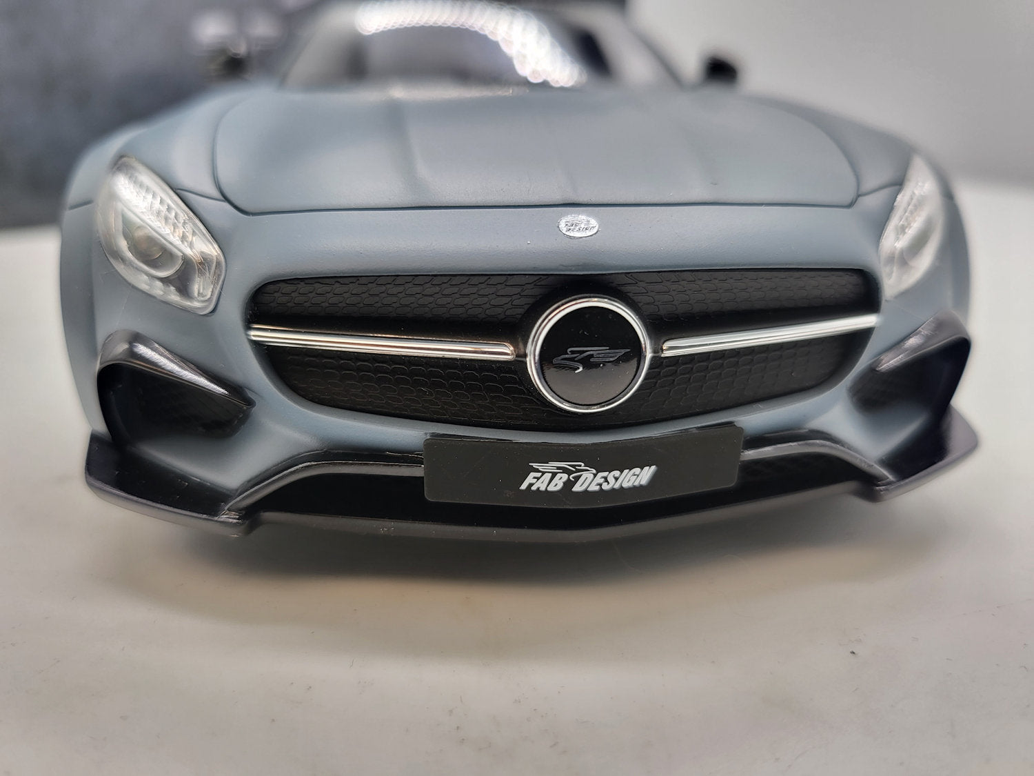 GT-Spirit Mercedes-Benz FAB Design Areion Grey - Schaal 1:18