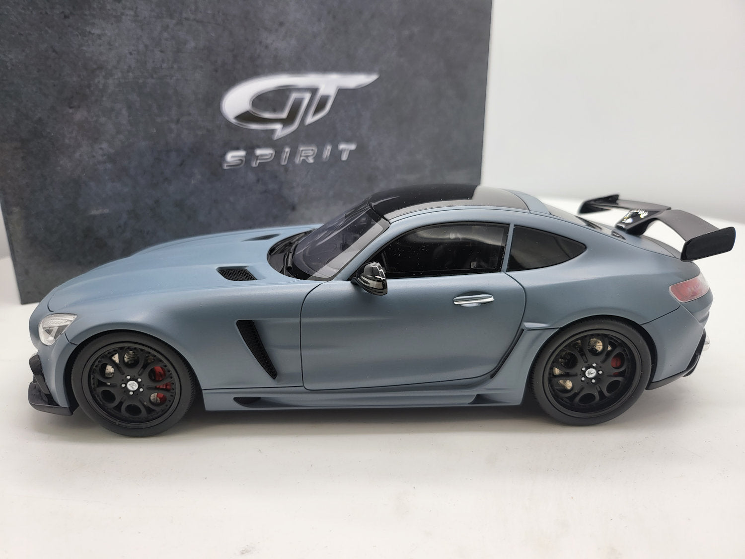 GT-Spirit Mercedes-Benz FAB Design Areion Grey - Schaal 1:18