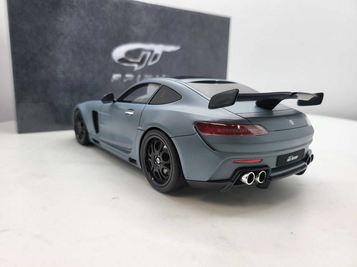 GT-Spirit Mercedes-Benz FAB Design Areion Grey - Schaal 1:18