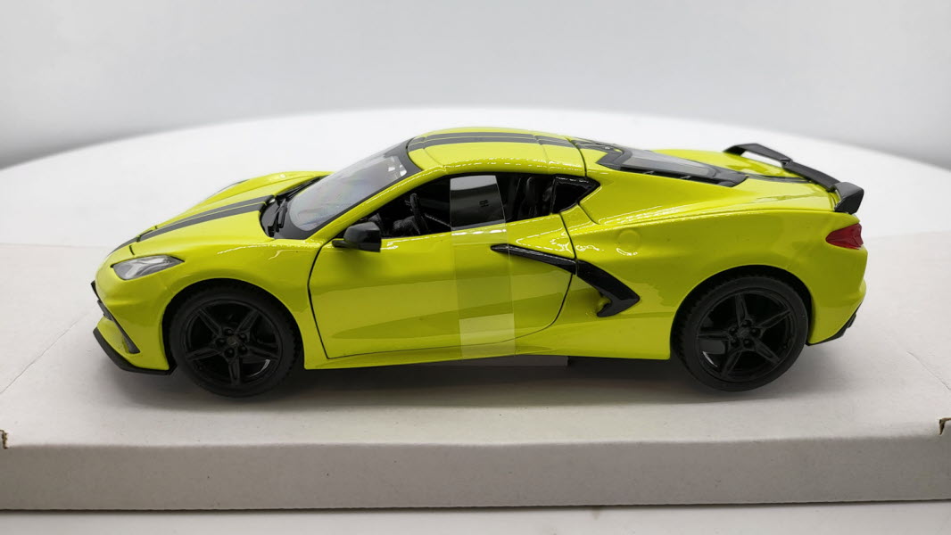 Maisto Chevrolet Corvette Stingray Coupe Z51 Geel 2020 - Schaal 1:24