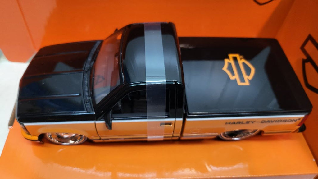 Maisto: Chevrolet 454 SS Pick-Up Oranje/Zwart 1993 - Schaal 1:24