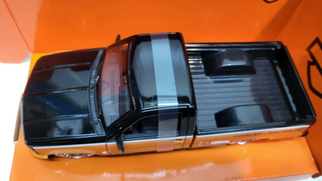 Maisto: Chevrolet 454 SS Pick-Up Oranje/Zwart 1993 - Schaal 1:24