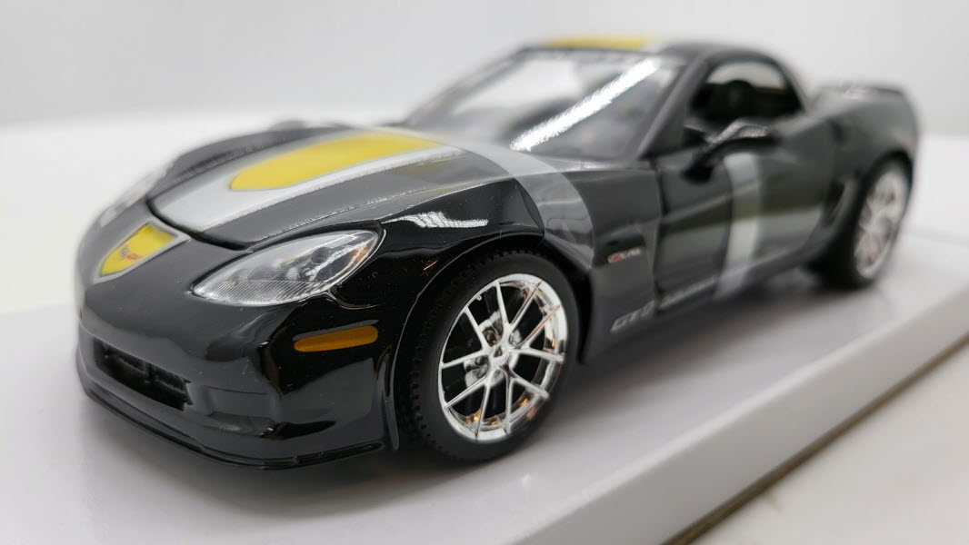 Maisto Chevrolet Corvette Z06 GT1 Commemorative Edition Zwart/Geel 2009 - Schaal 1:24