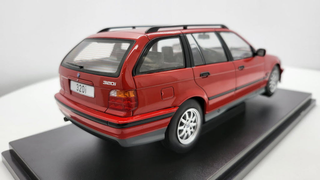 BMW 3-serie E36 Touring 1996 rood – MCG 1:18