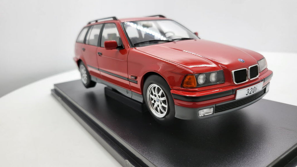 BMW 3-serie E36 Touring 1996 rood – MCG 1:18
