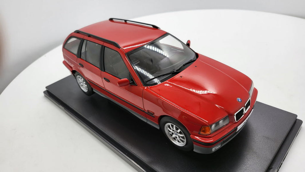 BMW 3-serie E36 Touring 1996 rood – MCG 1:18