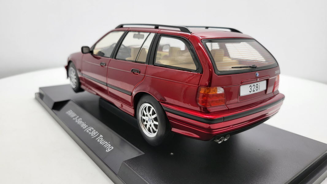 BMW 328i E36 Touring bordeauxrood metallic – MCG 1:18