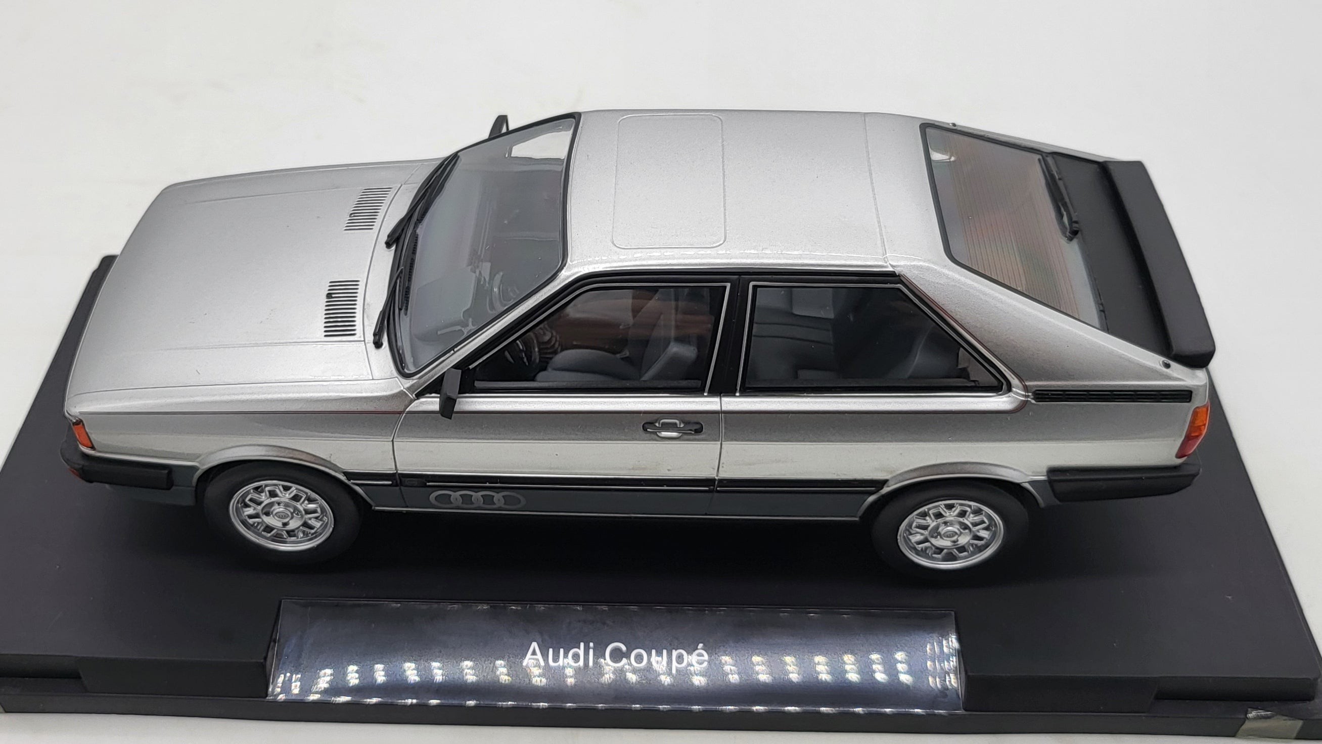 Audi Coupe GT Grijs 1983 MCG 1:18