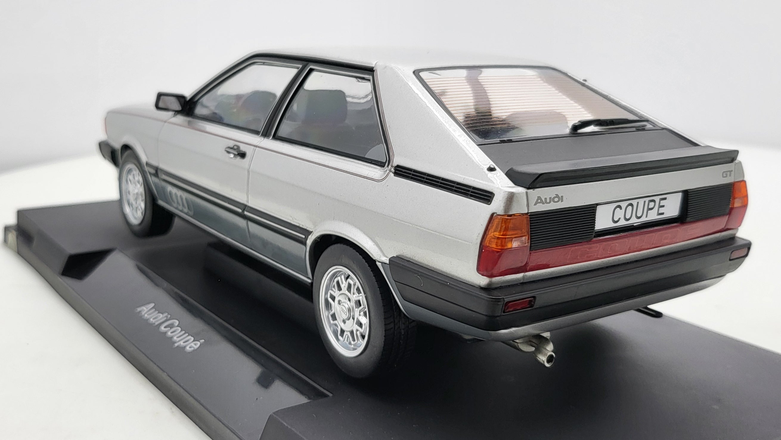 Audi Coupe GT Grijs 1983 MCG 1:18