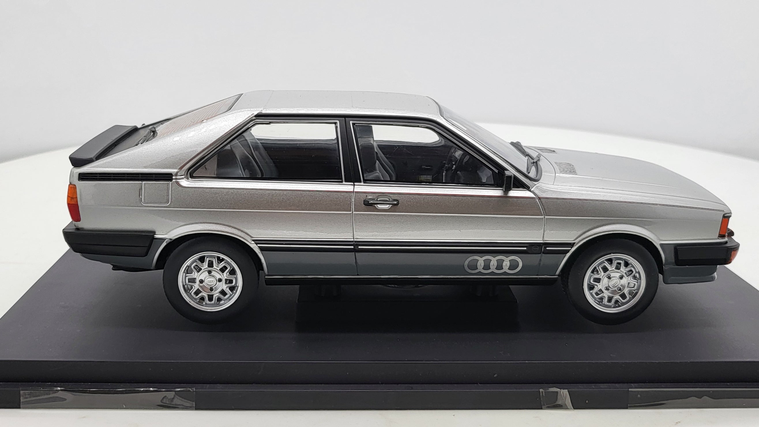 Audi Coupe GT Grijs 1983 MCG 1:18