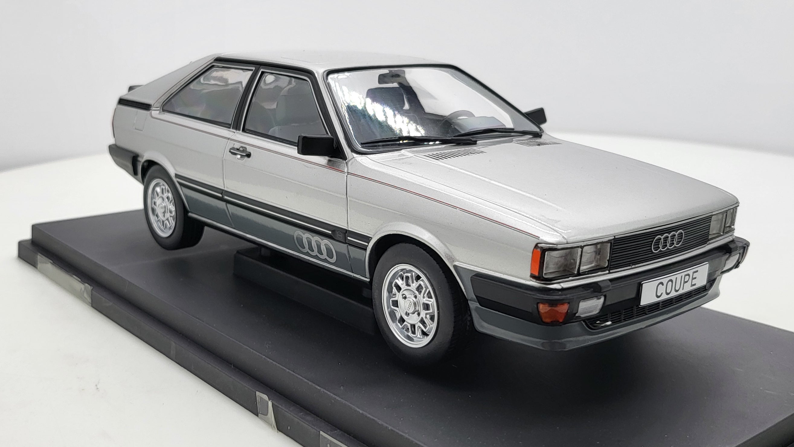 Audi Coupe GT Grijs 1983 MCG 1:18