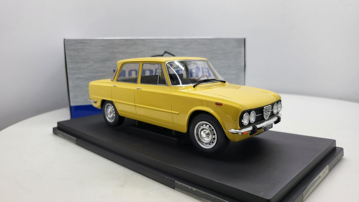 Alfa Romeo Giulia Nuova Super Licht Geel 1974 MCG 1:18