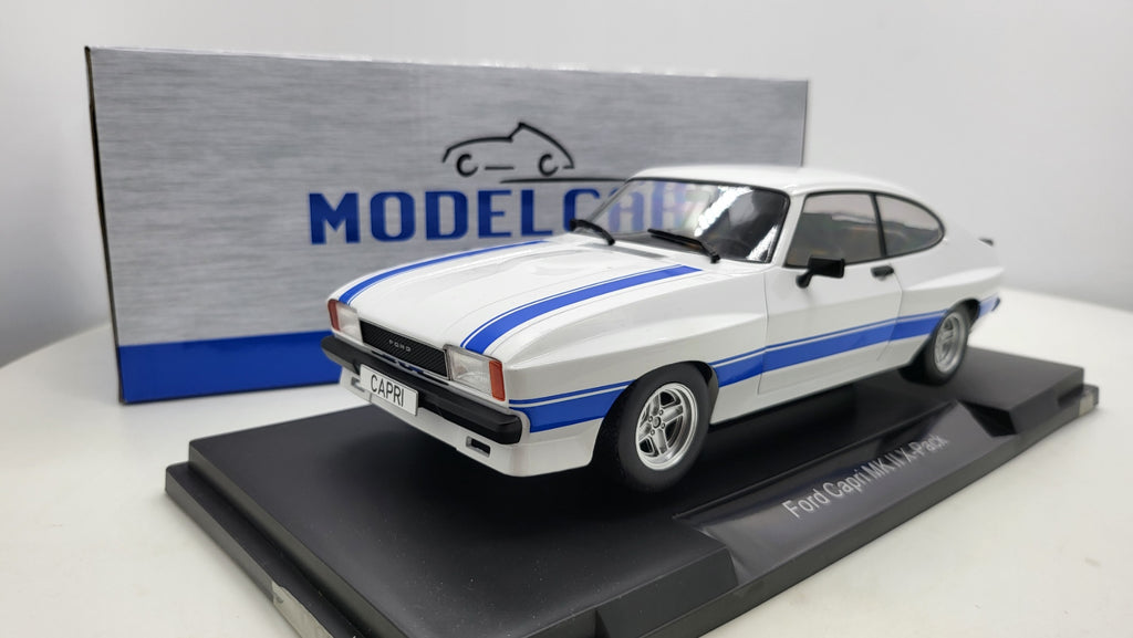 MCG: Ford Capri MK II X-Pack Wit/Blauw - Schaal 1:18