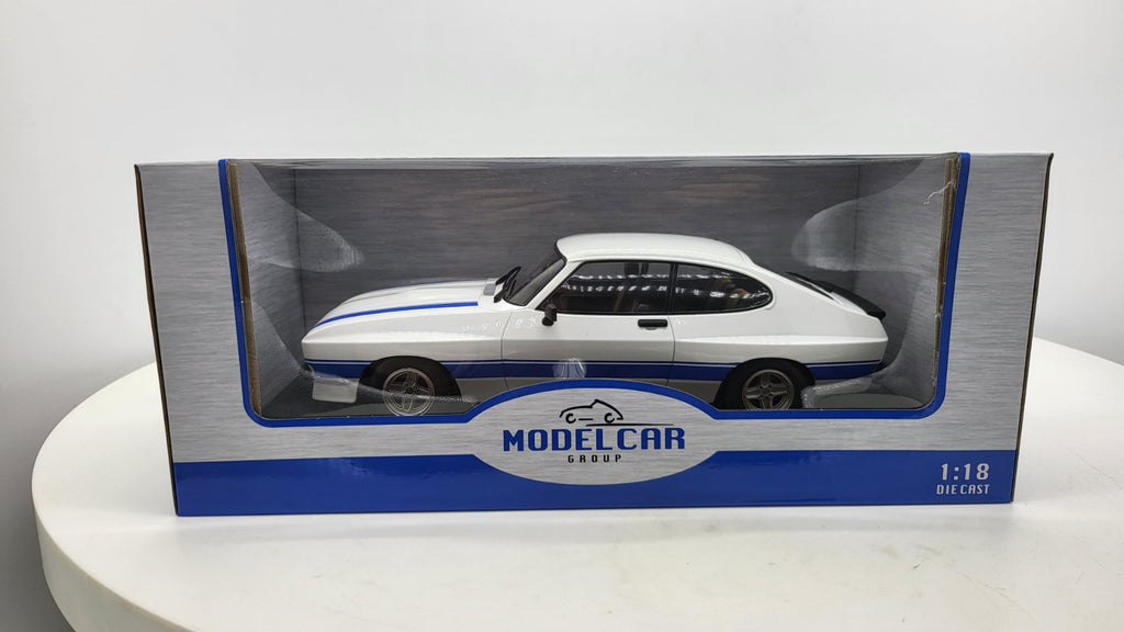 MCG: Ford Capri MK II X-Pack Wit/Blauw - Schaal 1:18