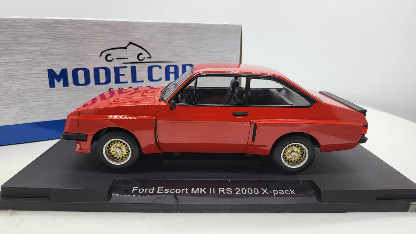 MCG: Ford Escort MK II RS 2000 X-Pack Rood (1977) - Schaal 1:18