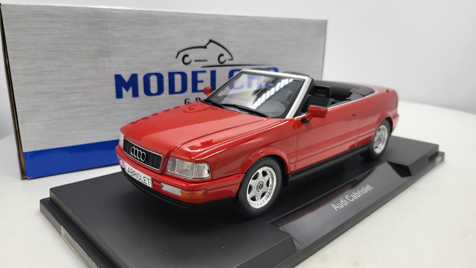 Audi Cabriolet Rood 1991 MCG 1:18