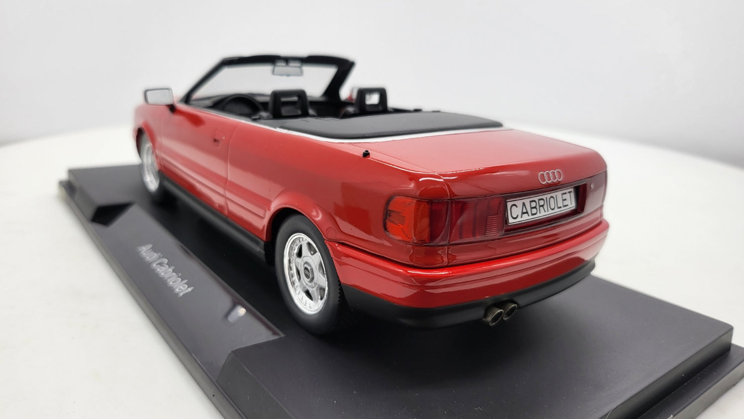 Audi Cabriolet Rood 1991 MCG 1:18