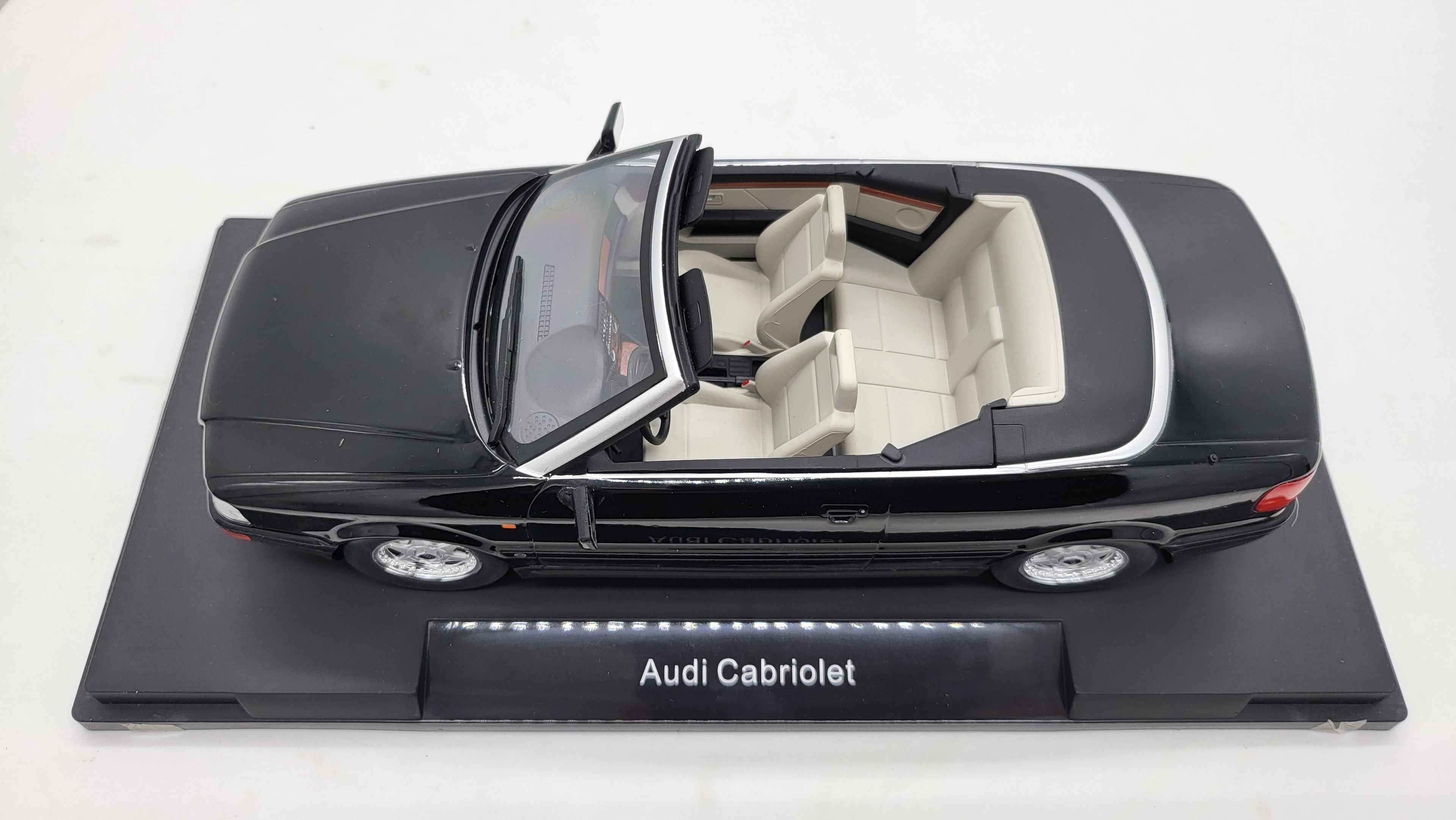 Audi Cabriolet Zwart 1991 MCG 1:18