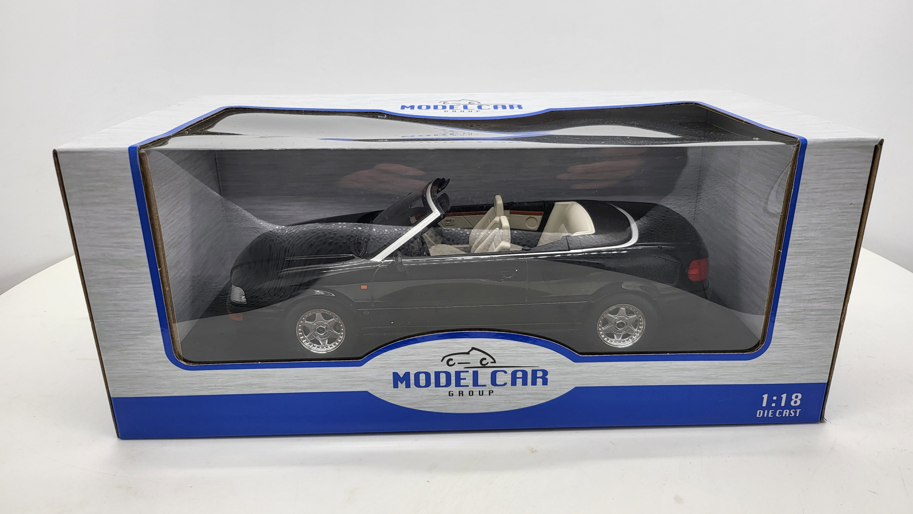 Audi Cabriolet Zwart 1991 MCG 1:18