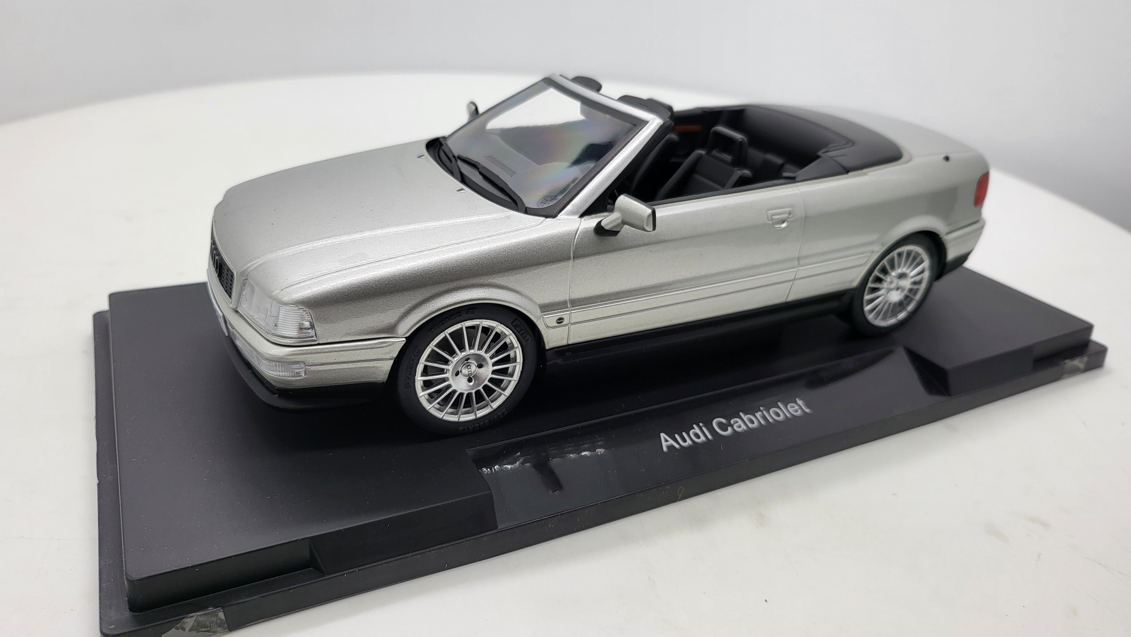 Audi Cabriolet Zilver 1991 MCG 1:18