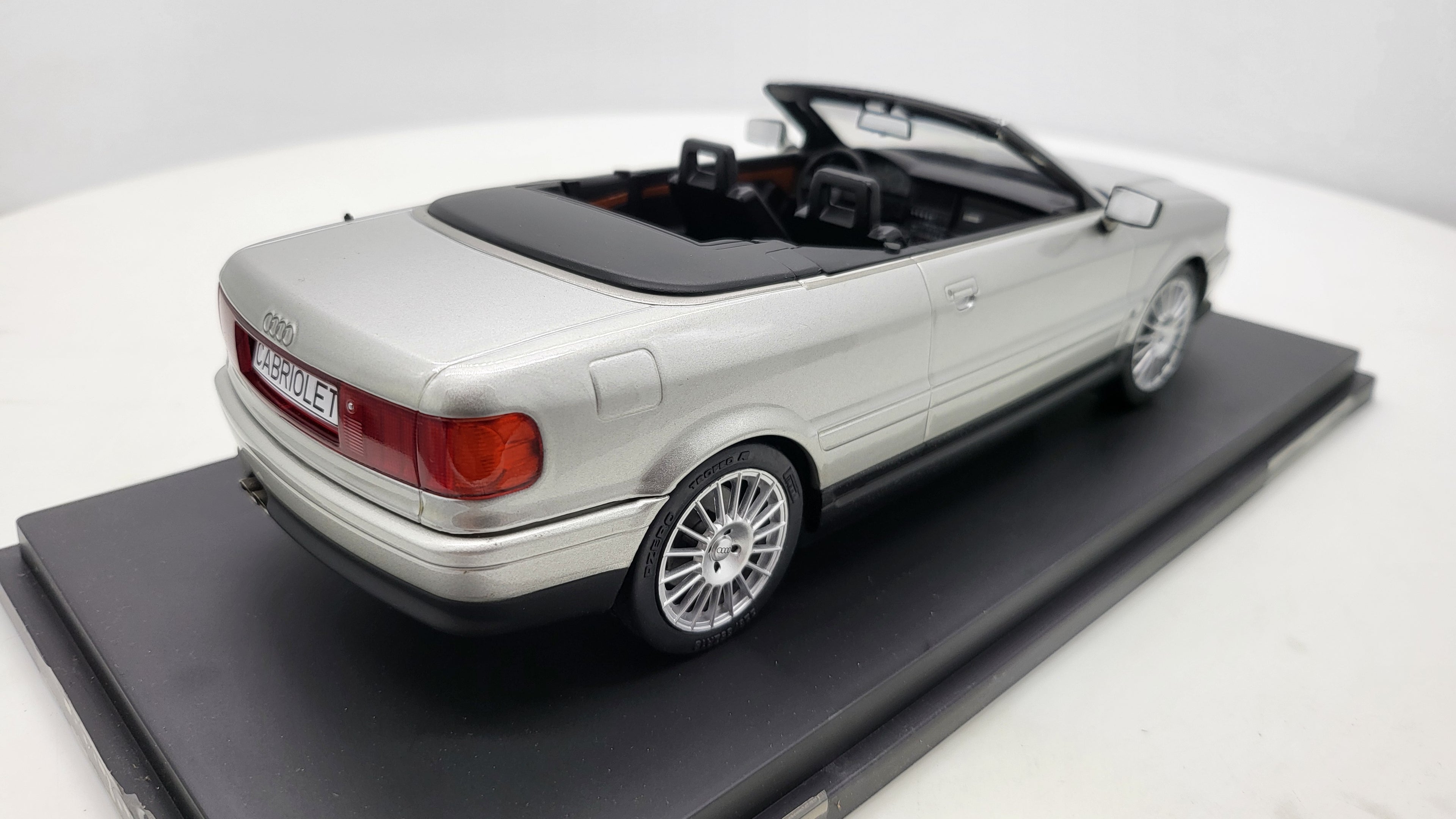 Audi Cabriolet Zilver 1991 MCG 1:18