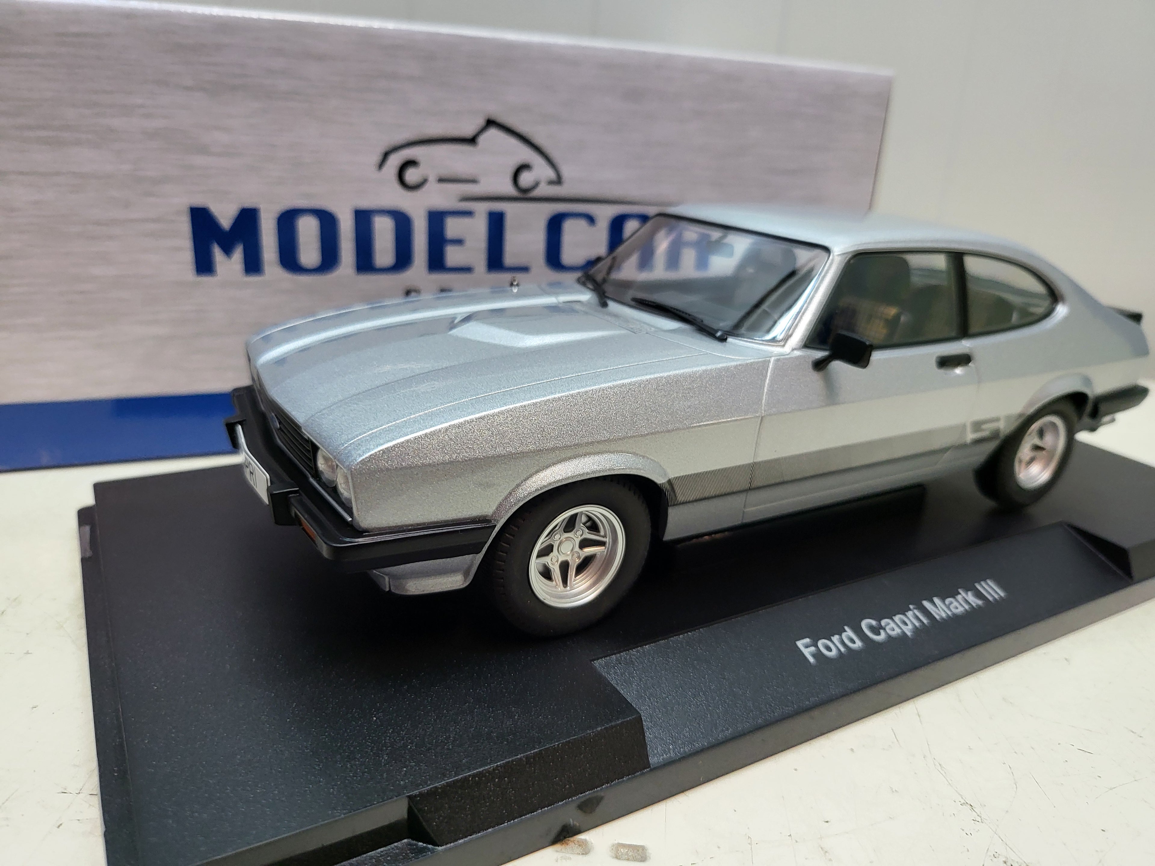 MCG, Ford Capri III, Zilver, 1978, 1:18