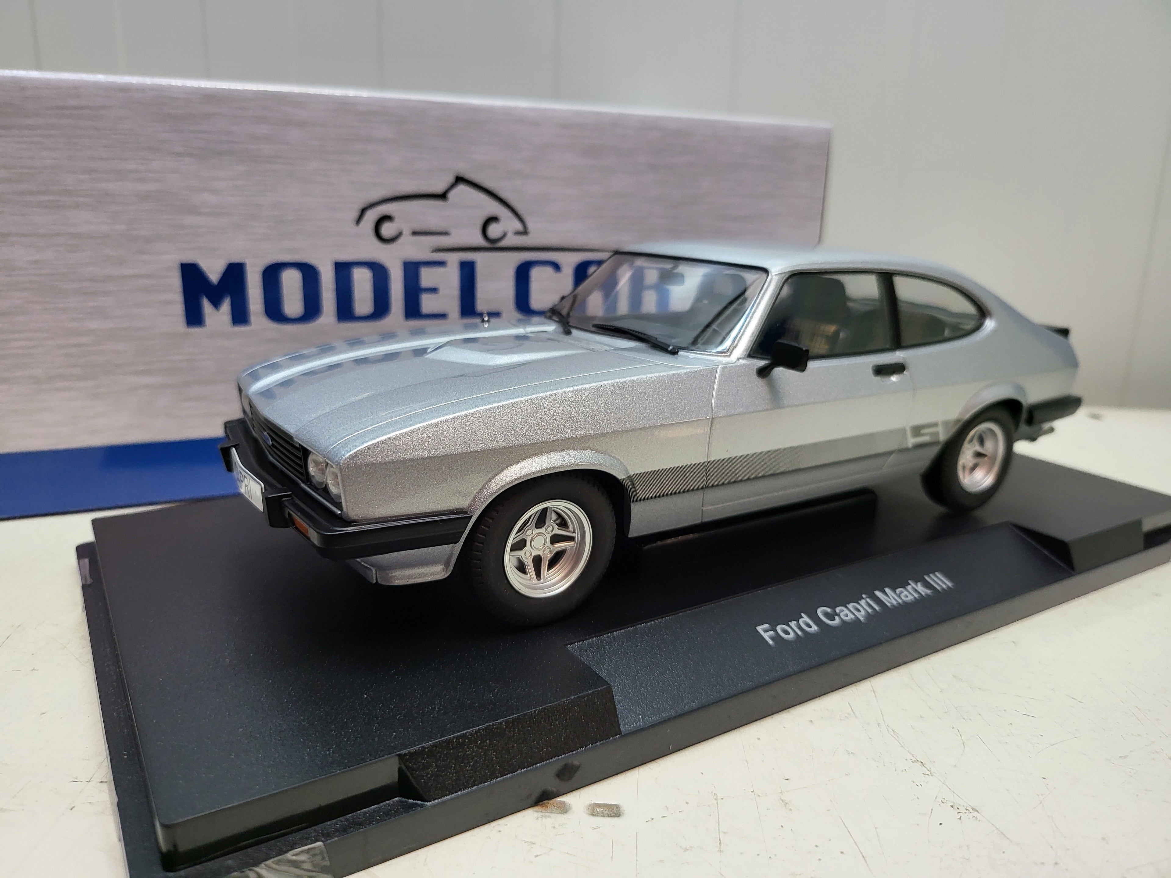 MCG, Ford Capri III, Zilver, 1978, 1:18