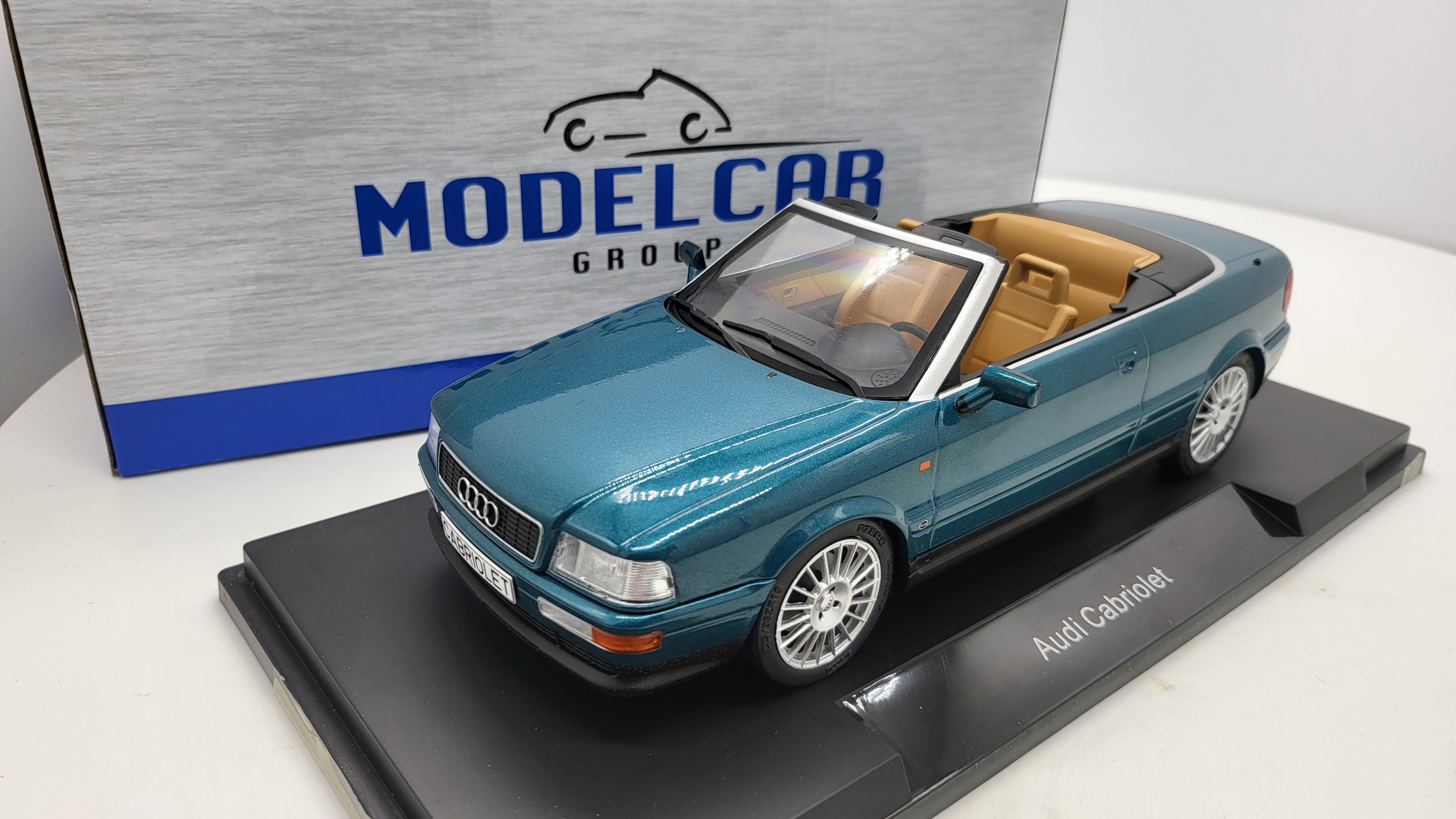 Audi Cabriolet Donker Groen 1991 MCG 1:18