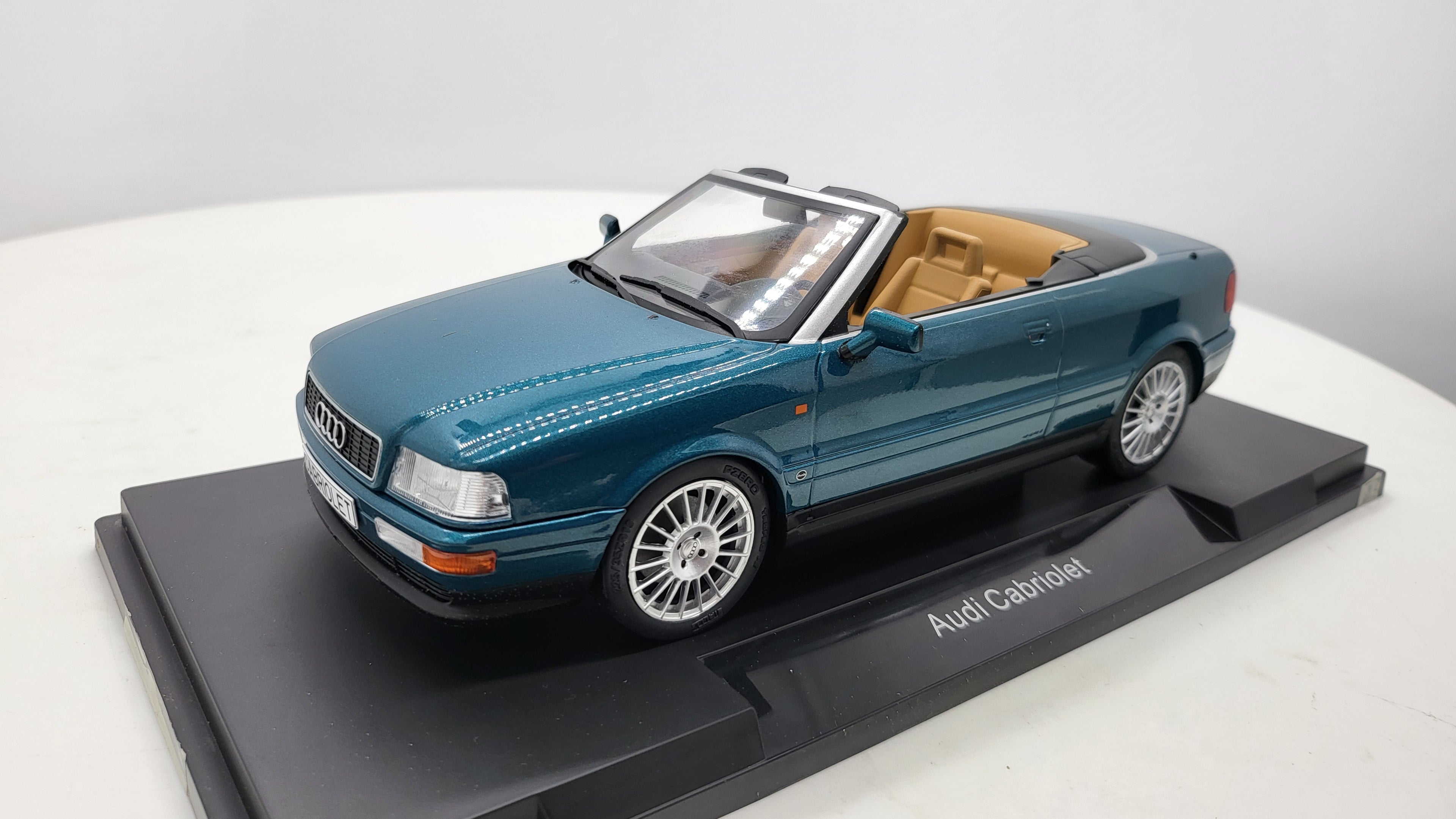 Audi Cabriolet Donker Groen 1991 MCG 1:18