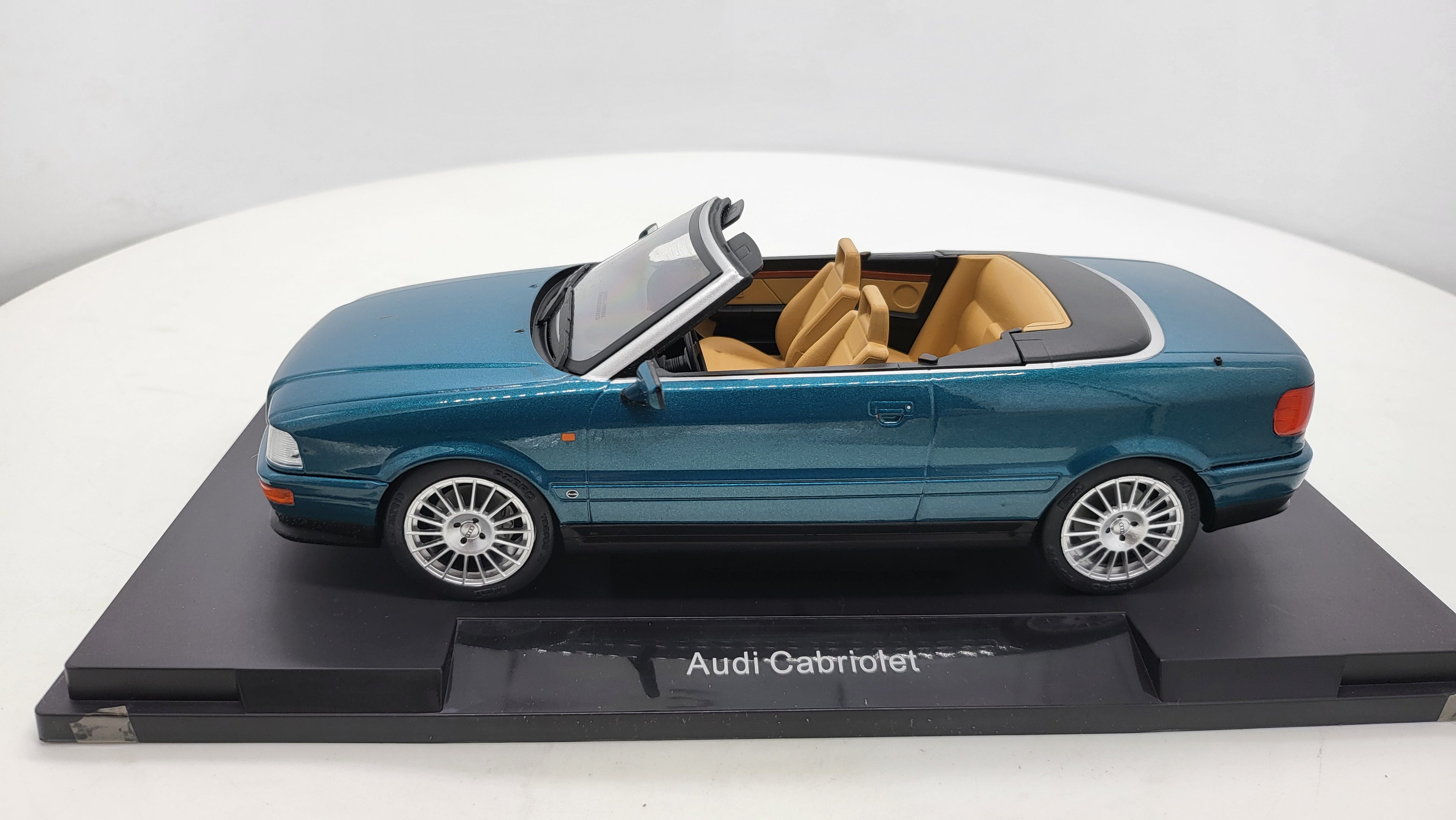Audi Cabriolet Donker Groen 1991 MCG 1:18