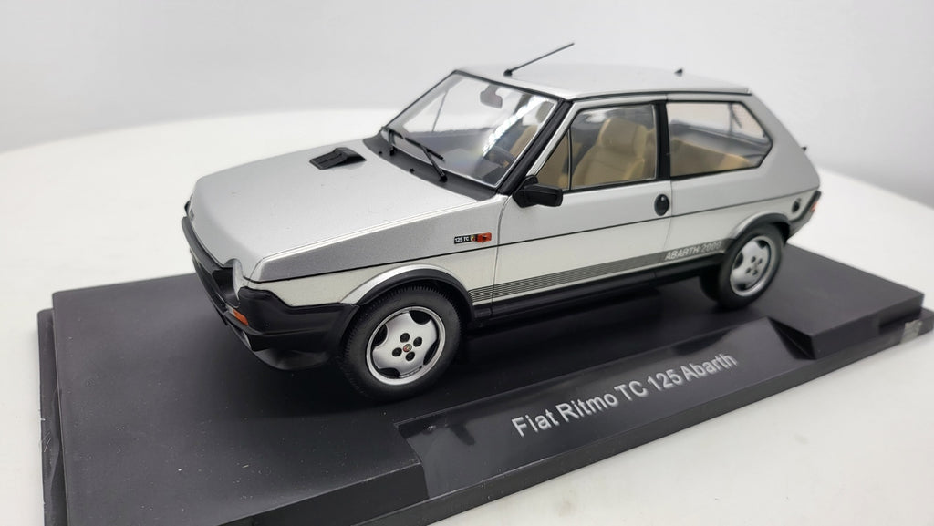 MCG: Fiat Ritmo TC 125 Abarth Zilver - Schaal 1:18