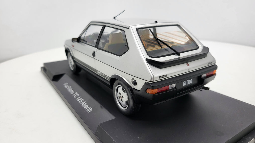 MCG: Fiat Ritmo TC 125 Abarth Zilver - Schaal 1:18