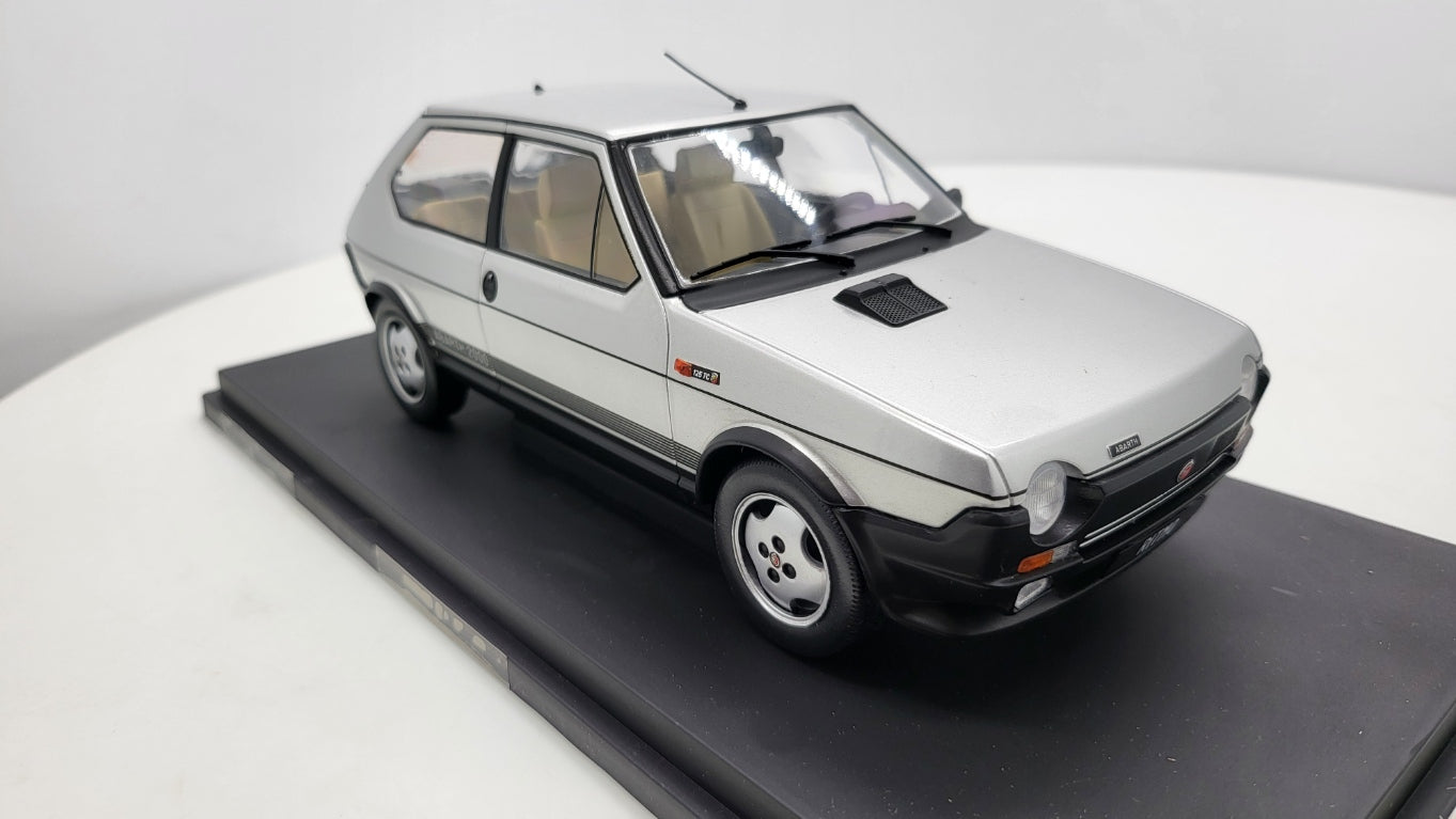 MCG: Fiat Ritmo TC 125 Abarth Zilver - Schaal 1:18