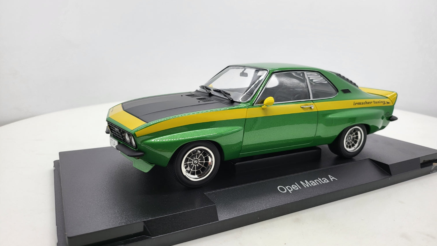 MCG: Opel Manta A Irmscher Groen/Geel (1974) - Schaal 1:18
