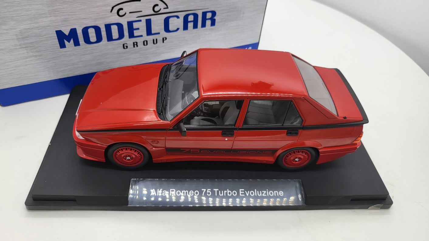 Alfa Romeo 75 Turbo Evoluzione Rood 1987 MCG 1:18