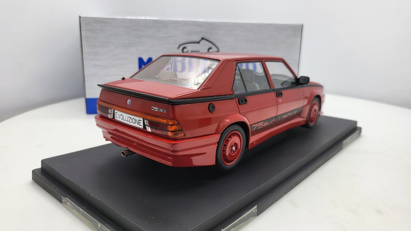 Alfa Romeo 75 Turbo Evoluzione Rood 1987 MCG 1:18