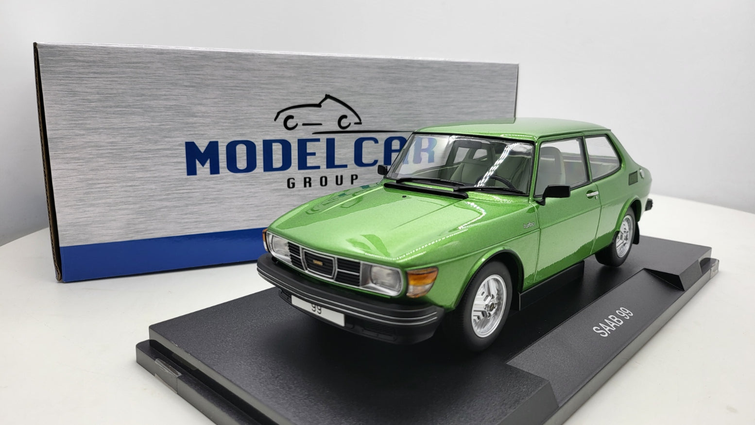 MCG: Saab 99 Turbo Groen (1977) - Schaal 1:18