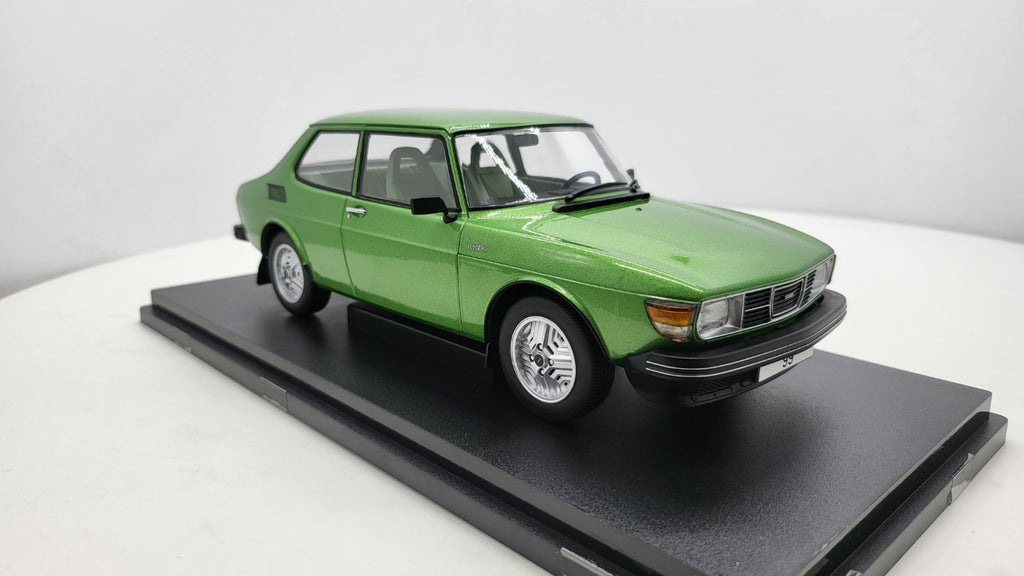 MCG: Saab 99 Turbo Groen (1977) - Schaal 1:18