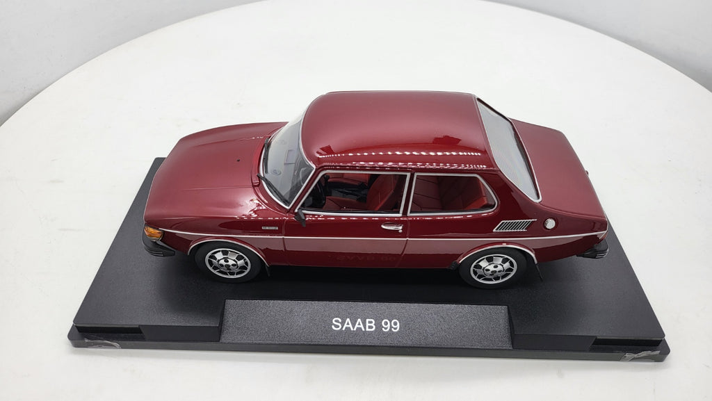 MCG: Saab 99 EMS Donker Rood (1977) - Schaal 1:18