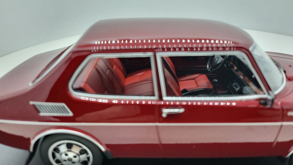 MCG: Saab 99 EMS Donker Rood (1977) - Schaal 1:18