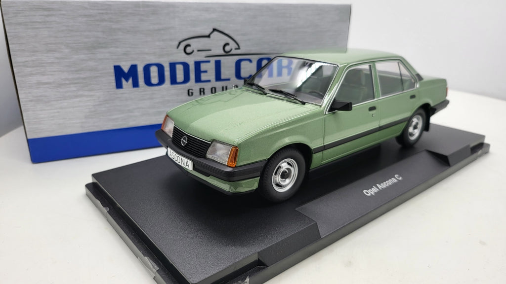 MCG: Opel Ascona C Groen Metallic - Schaal 1:18