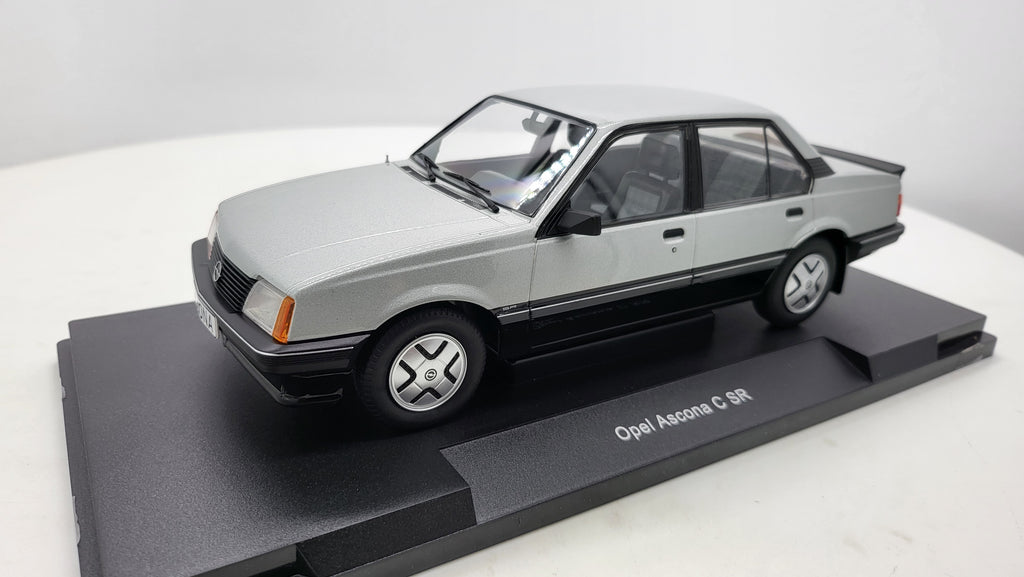 MCG: Opel Ascona C SR Zilver (1981) - Schaal 1:18