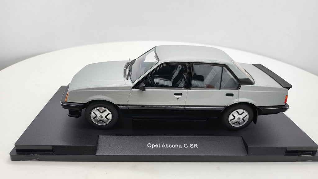 MCG: Opel Ascona C SR Zilver (1981) - Schaal 1:18