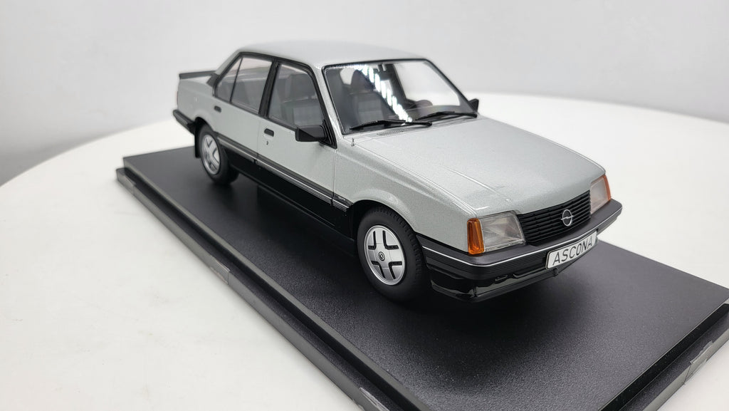 MCG: Opel Ascona C SR Zilver (1981) - Schaal 1:18