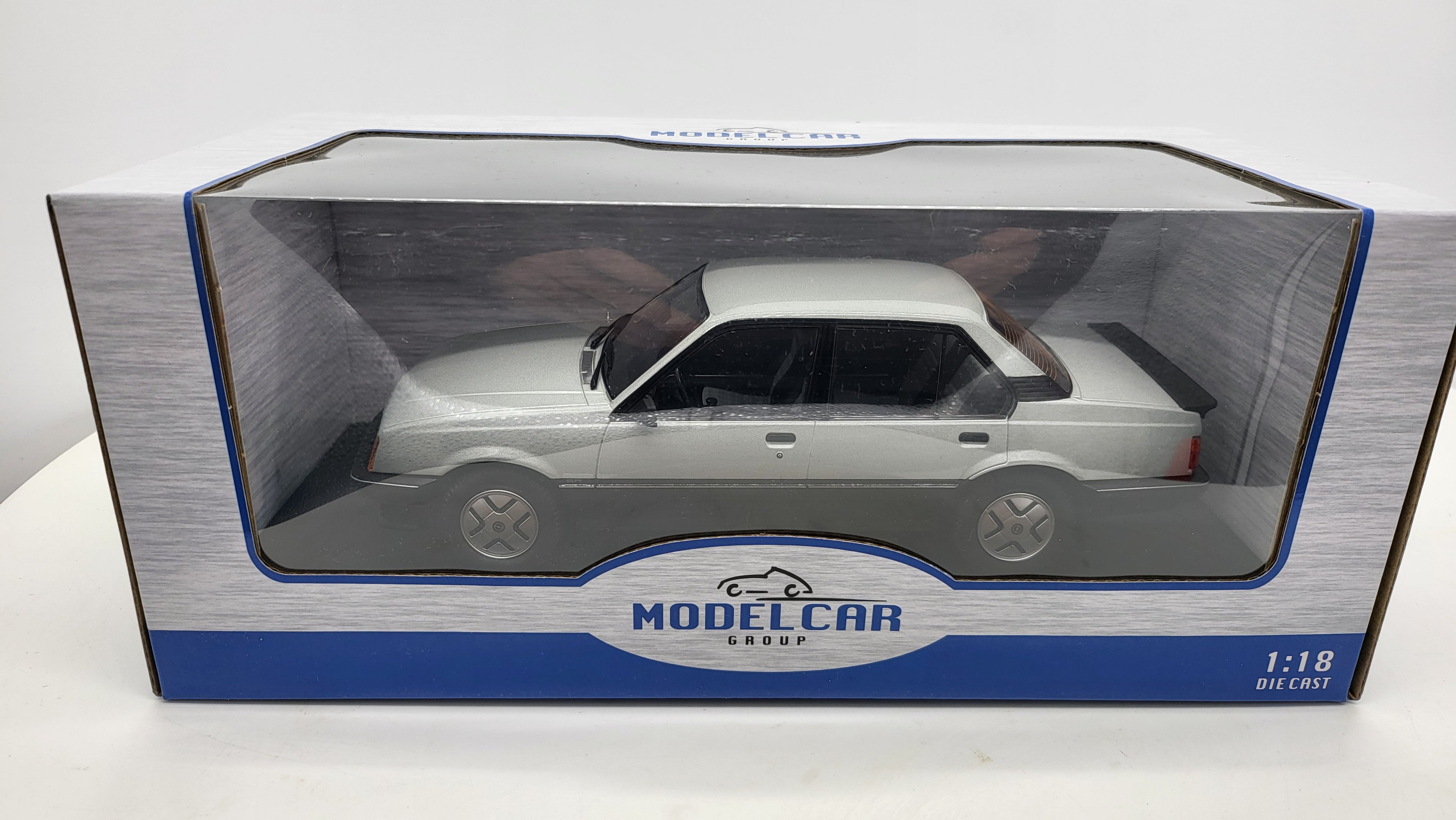 MCG: Opel Ascona C SR Zilver (1981) - Schaal 1:18
