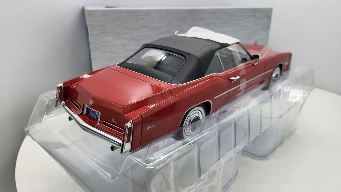 MCG: Cadillac Eldorado Convertible Rood Metallic (1976) - Schaal 1:18